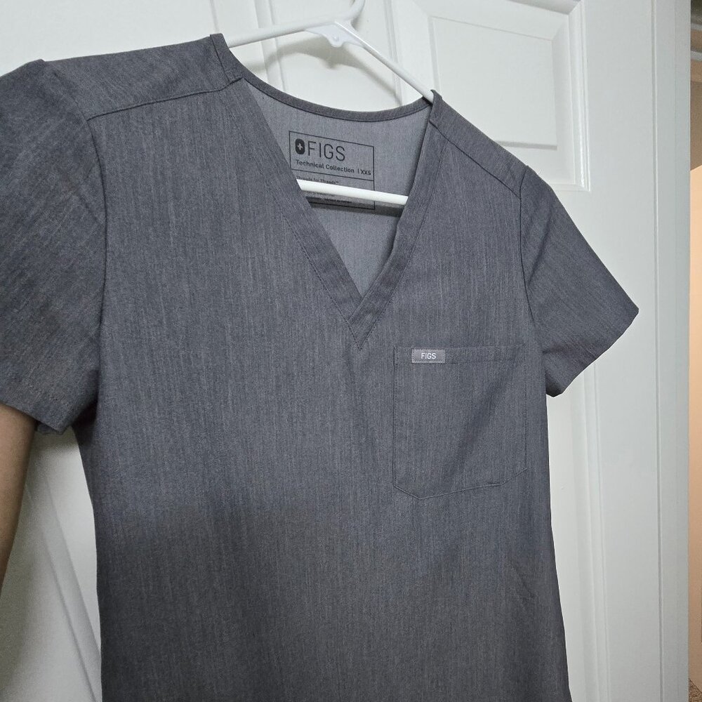 Figs XXS Catarina top in graphite color